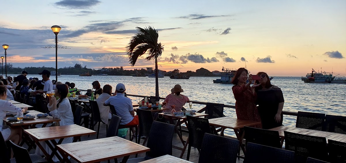 Photo of Kismet Bar and Dining 키즈 멧 바와 식당 @kk Waterfront - Kota Kinabalu, Sabah, Malaysia
