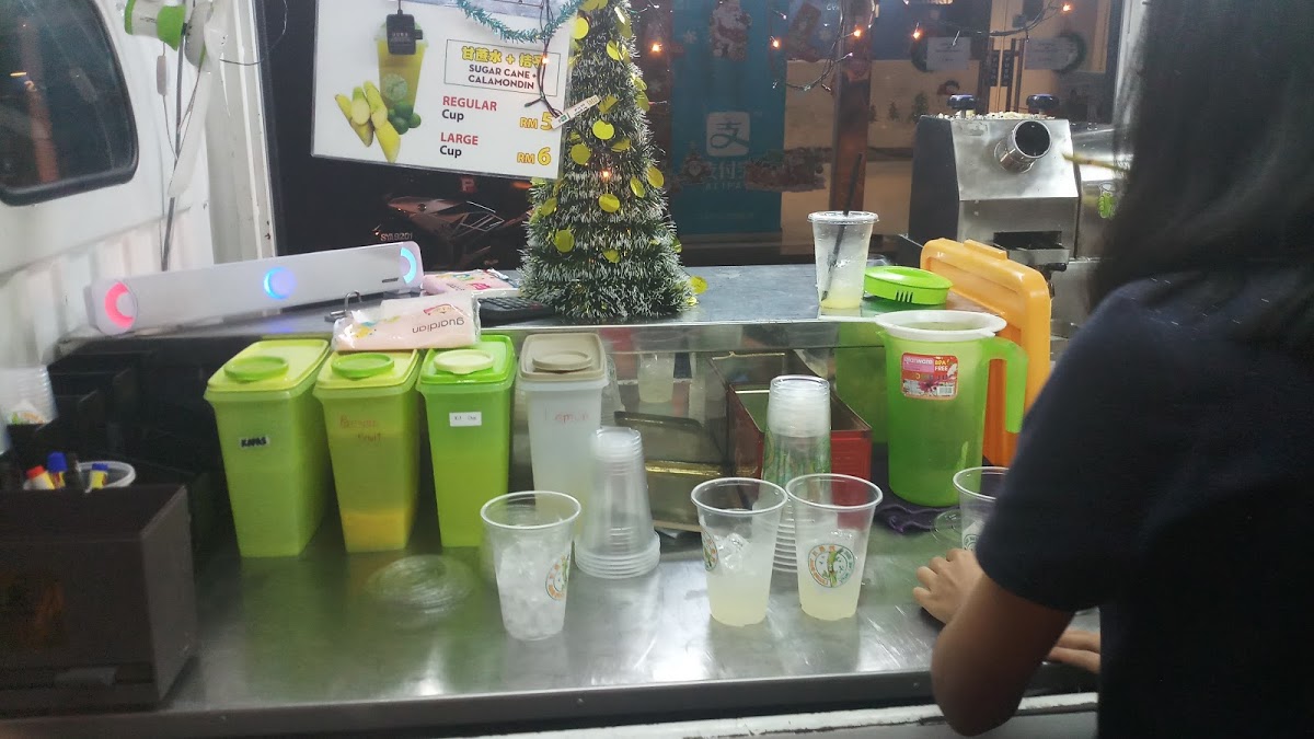 Photo of Api-Api Night Food Market @ Gaya Street Kota Kinabalu, Sabah. - Kota Kinabalu, Sabah, Malaysia